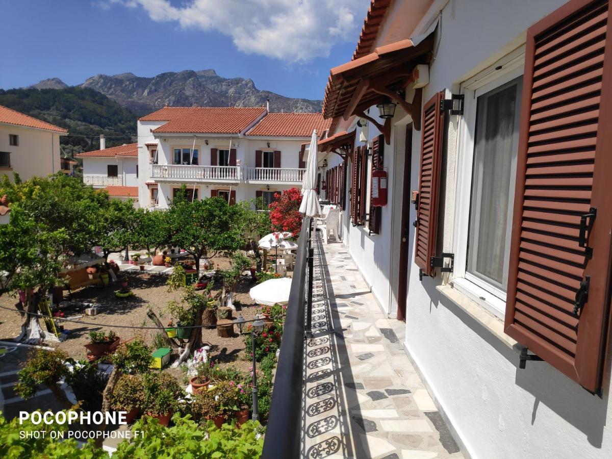Katerina Apartments Kokkari Exterior photo