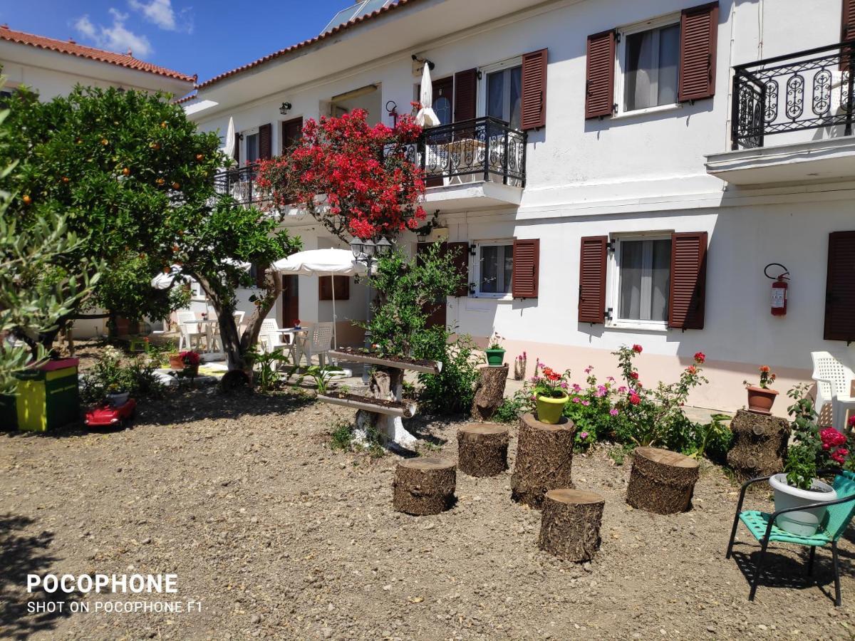 Katerina Apartments Kokkari Exterior photo
